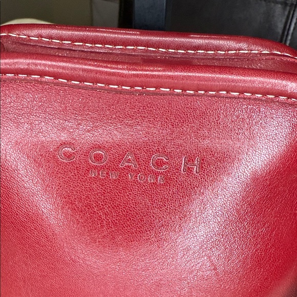 Vintage Coach Unlined Bellini Cherry Leather Crossbody- 9139 - Picture 2 of 13